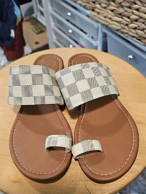 Women’s Casual Brown Leather Sandal with Cream Check Strap